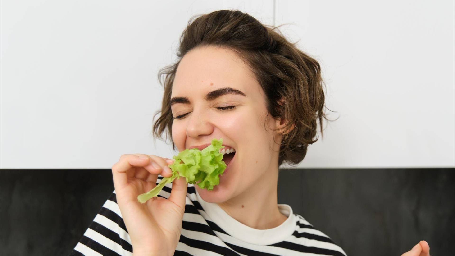 Hvad sker der med vores organisme, hvis vi spiser salat hver dag?