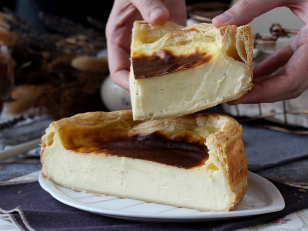 Lær at tilberede den autentiske flan parisien derhjemme, den franske dessert, der tager storbyerne med storm.