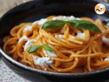 Opskrift Cremet pasta med burrata og cherrytomater