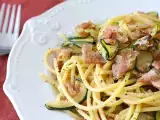 Opskrift Pasta med courgetter og sprød speck: en nem opskrift, der redder både frokost og aftensmad