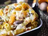 Opskrift Ovnbagt pasta med græskar, svampe og bechamelsauce