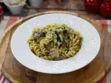 Opskrift Pasta med shimeji-svampe og brune svampe, cremet sauce