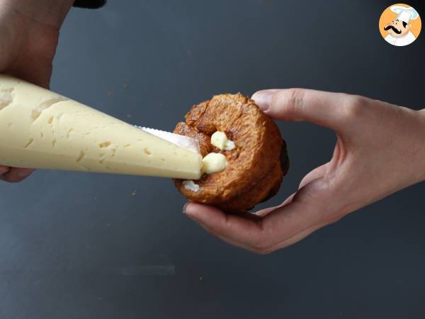 Cruffins, kombinationen af en croissant og en muffin, med vaniljecreme og chokolade - Forberedelse trin 14