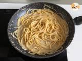 Spaghetti cacio e pepe: 3 ingredienser, en eksplosion af smag! - Forberedelse trin 9