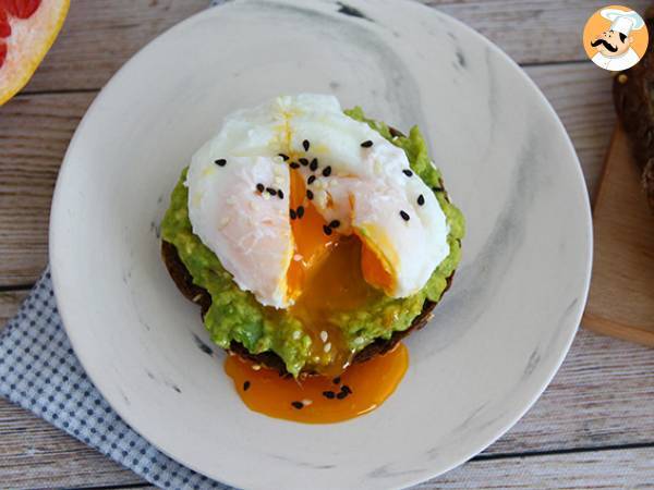 Avocado toast med pocheret æg - foto 3