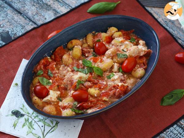 Bagte feta-gnocchi med Airfryer, en superhurtig ret med cherrytomater og feta!