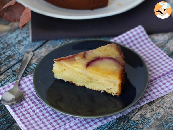 Blød, fondant og karamelliseret fersken upside-down kage - foto 3