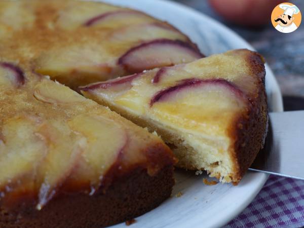 Blød, fondant og karamelliseret fersken upside-down kage - foto 4