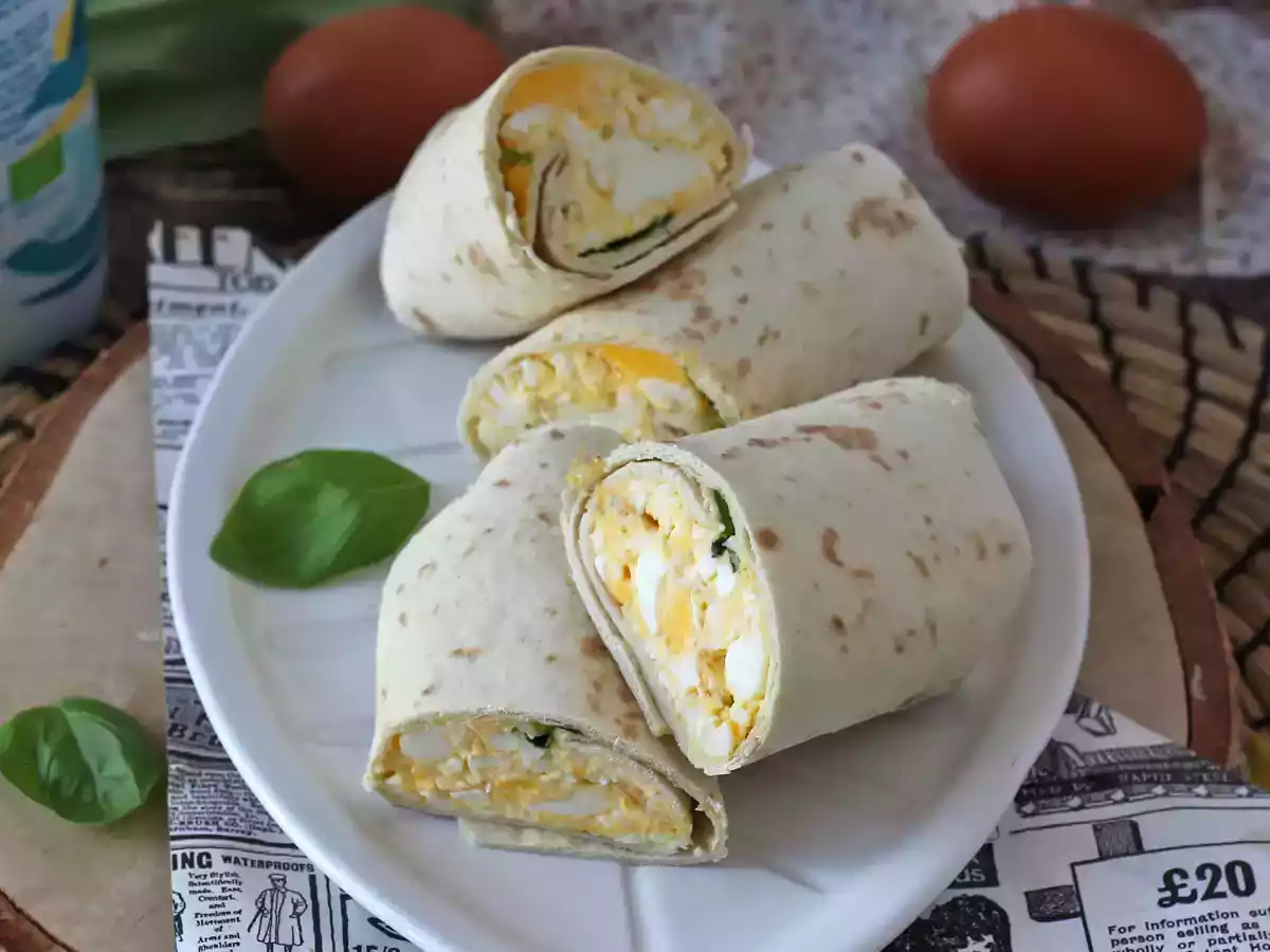 Blød og superproteinfyldt wrap med æg og feta - foto 3