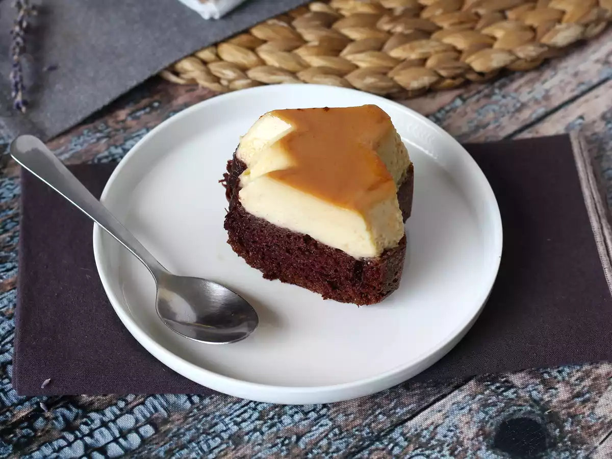 Choco flan, den perfekte kombination af en saftig chokoladekage og en vaniljekaramelflan