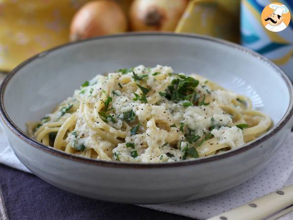 Cremet løgpasta: en velsmagende og superbillig forret!