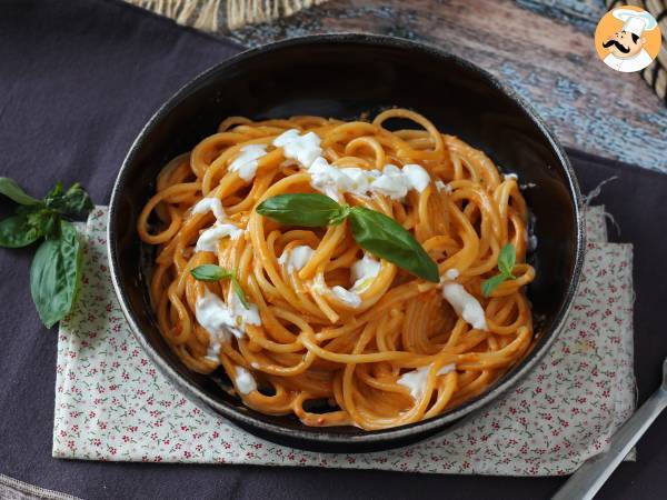 Cremet pasta med burrata og cherrytomater - foto 4