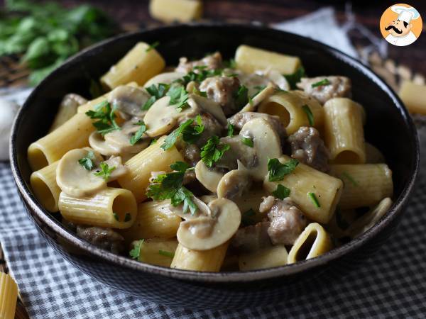 Cremet pasta med svampe og pølse - foto 3