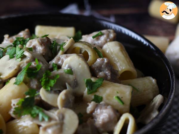 Cremet pasta med svampe og pølse - foto 5