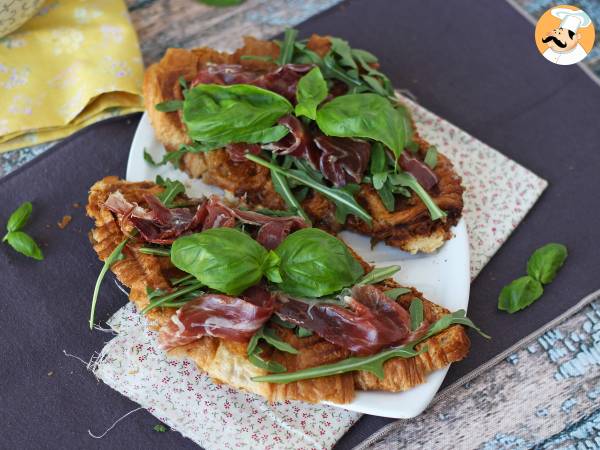 Croffle, den vaffelformede croissant med figensyltetøj, gedeost og iberisk skinke - foto 3