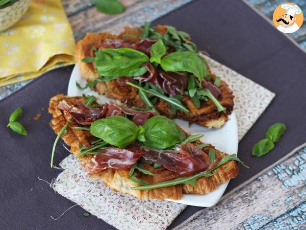 Croffle, den vaffelformede croissant med figensyltetøj, gedeost og iberisk skinke - foto 4