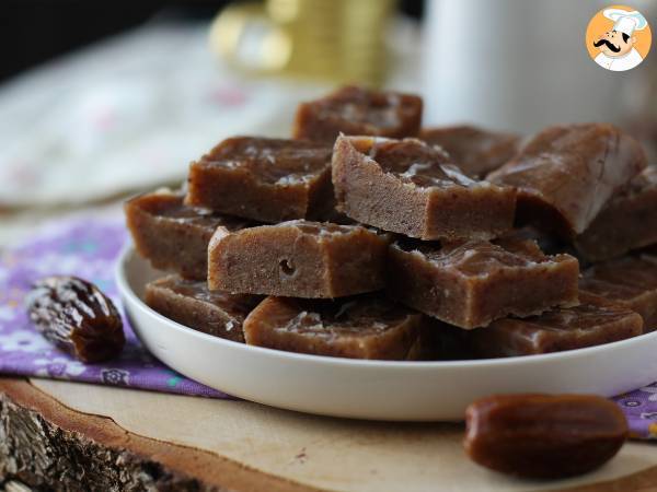 Dadelfudge, en lille firkant fuld af energi og smag!