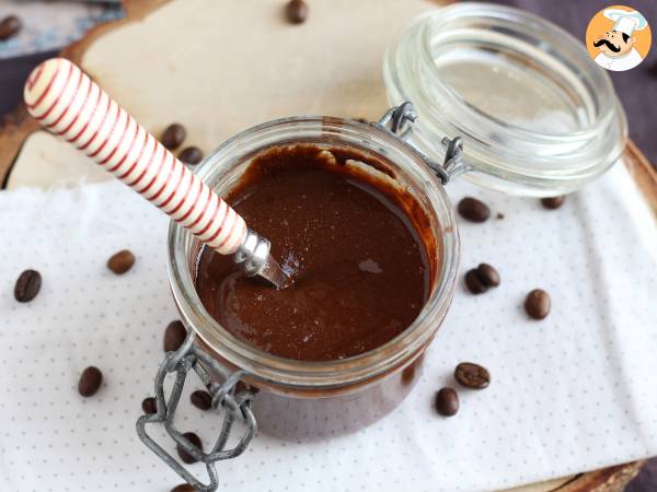 Endelig et smørepålæg til kaffeelskere! Med chokolade og hasselnødder