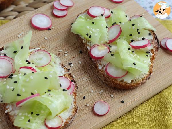 Flødeostsandwiches med agurk og radiser - foto 4