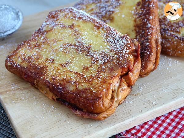 Fransk toast med jordnøddesmør og syltetøj - foto 3