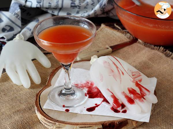 Halloween-cocktail med håndformede isterninger - nem vejledning! - foto 4