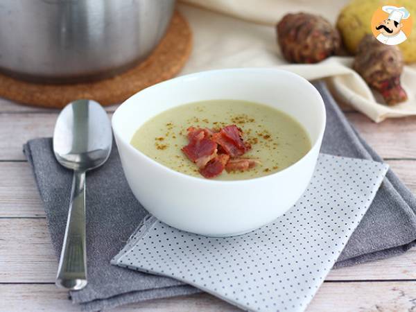 Jordskokke-, kartoffel- og baconsuppe