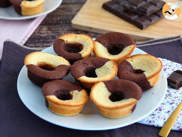 Kage med dobbelt smag af chokolade/vanilje og chokolade i midten - foto 3