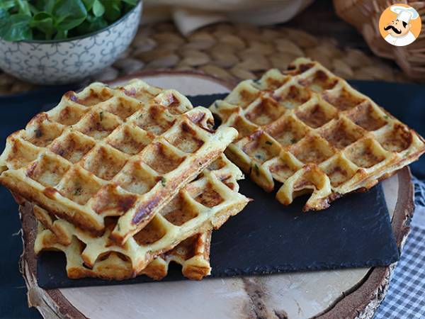 Kartoffelvafler - Vaffelsandwich med røget laks og fromage frais - foto 2