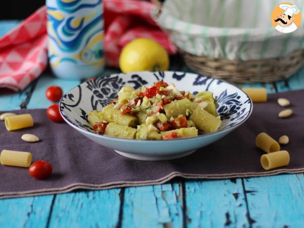 Kold pasta med avocadocreme, mandler og cherrytomater: vegetarisk og meget velsmagende! - foto 2