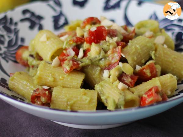 Kold pasta med avocadocreme, mandler og cherrytomater: vegetarisk og meget velsmagende! - foto 4