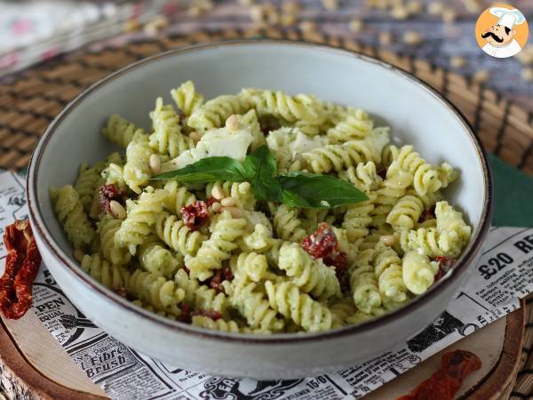 Kold pasta med courgettepesto, bøffelmozzarella og soltørrede tomater - foto 2