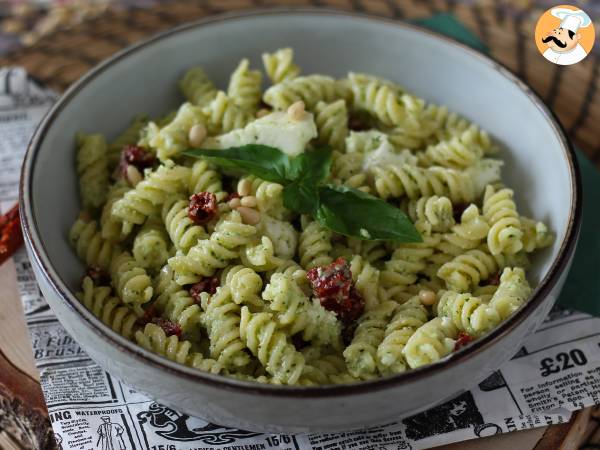 Kold pasta med courgettepesto, bøffelmozzarella og soltørrede tomater - foto 5