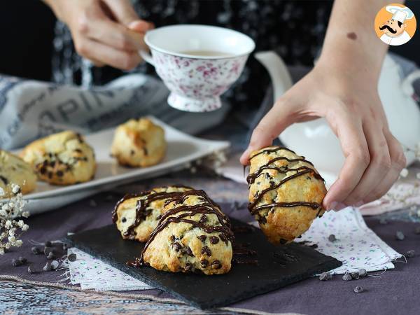 Nemme, luftige chokoladescones