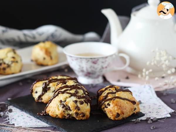 Nemme, luftige chokoladescones - foto 4