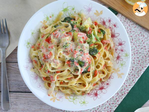 One pot pasta - Tagliatelle med laks og broccoli - foto 3