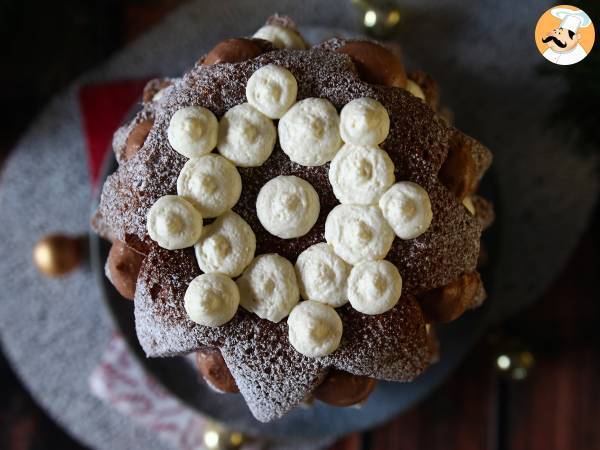 Pandoro brioche fyldt med Nutellacreme og vaniljecreme i form af et juletræ - foto 3