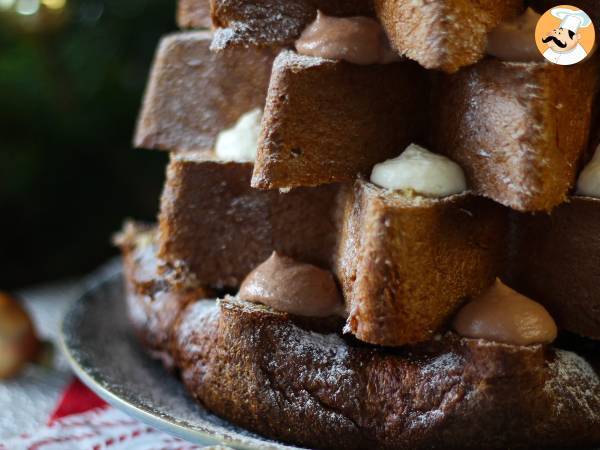 Pandoro brioche fyldt med Nutellacreme og vaniljecreme i form af et juletræ - foto 6