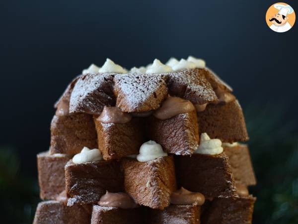 Pandoro brioche fyldt med Nutellacreme og vaniljecreme i form af et juletræ - foto 7