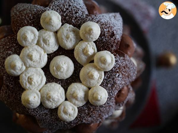 Pandoro brioche fyldt med Nutellacreme og vaniljecreme i form af et juletræ - foto 8