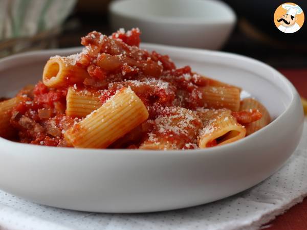 Pasta all'amatriciana, den traditionelle opskrift forklaret trin for trin - foto 2