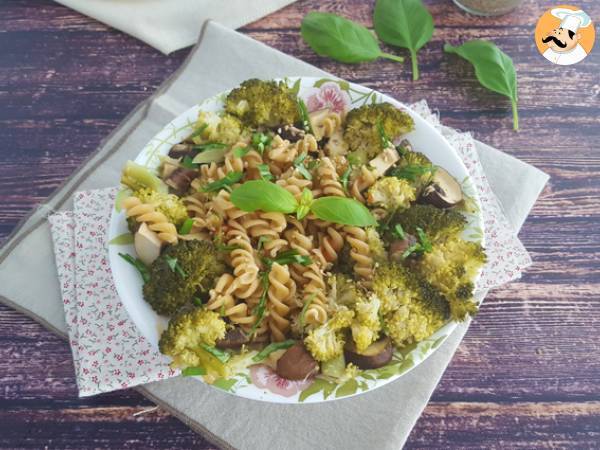 Pasta med broccoli, svampe og basilikum - foto 4