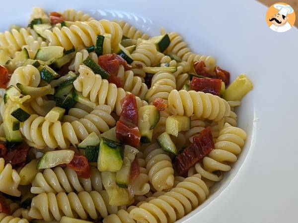 Pasta med courgetter og soltørrede tomater: en hurtig og velsmagende forret! - foto 5