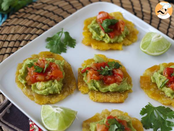 Patacones, colombiansk plantain-toast med guacamole og tomater - foto 5