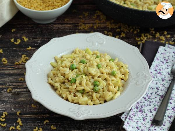 Risotto med coquillettes, ærter, courgetter, hvidløg og urteost - foto 3