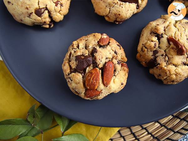 Småkager med chokolade, jordnødder og mandler - foto 3