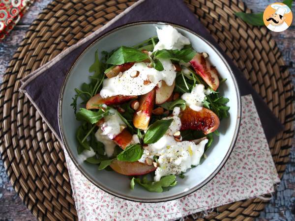 Sød og salt salat med ristede ferskner, rucola og burrata (sød sommersmag) - foto 2