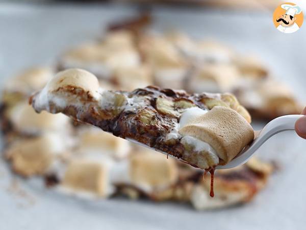 Sød pizza med banan og chokolade - foto 3