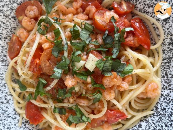 Spaghetti med rejer og cherrytomater, en hurtig opskrift på en velsmagende forret - foto 2