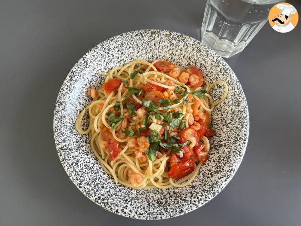 Spaghetti med rejer og cherrytomater, en hurtig opskrift på en velsmagende forret - foto 3