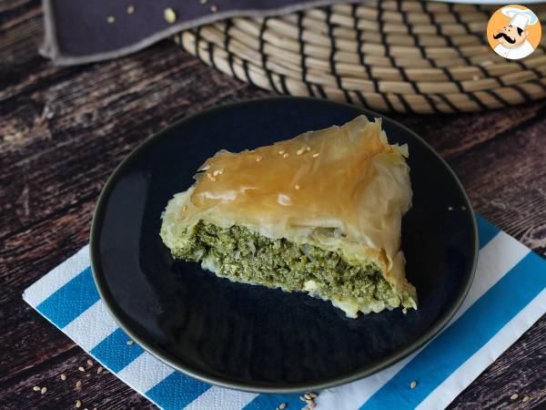 Spanakopita, den supernemme græske tærte med spinat og fetaost